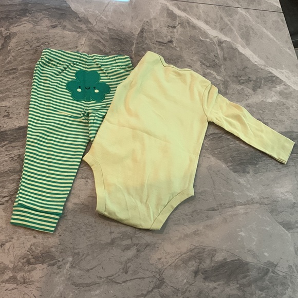 Carter's - 2 Piece Bodysuit Pant Set - Little and Lucky - 12 Months - NWT - Picture 15 of 16